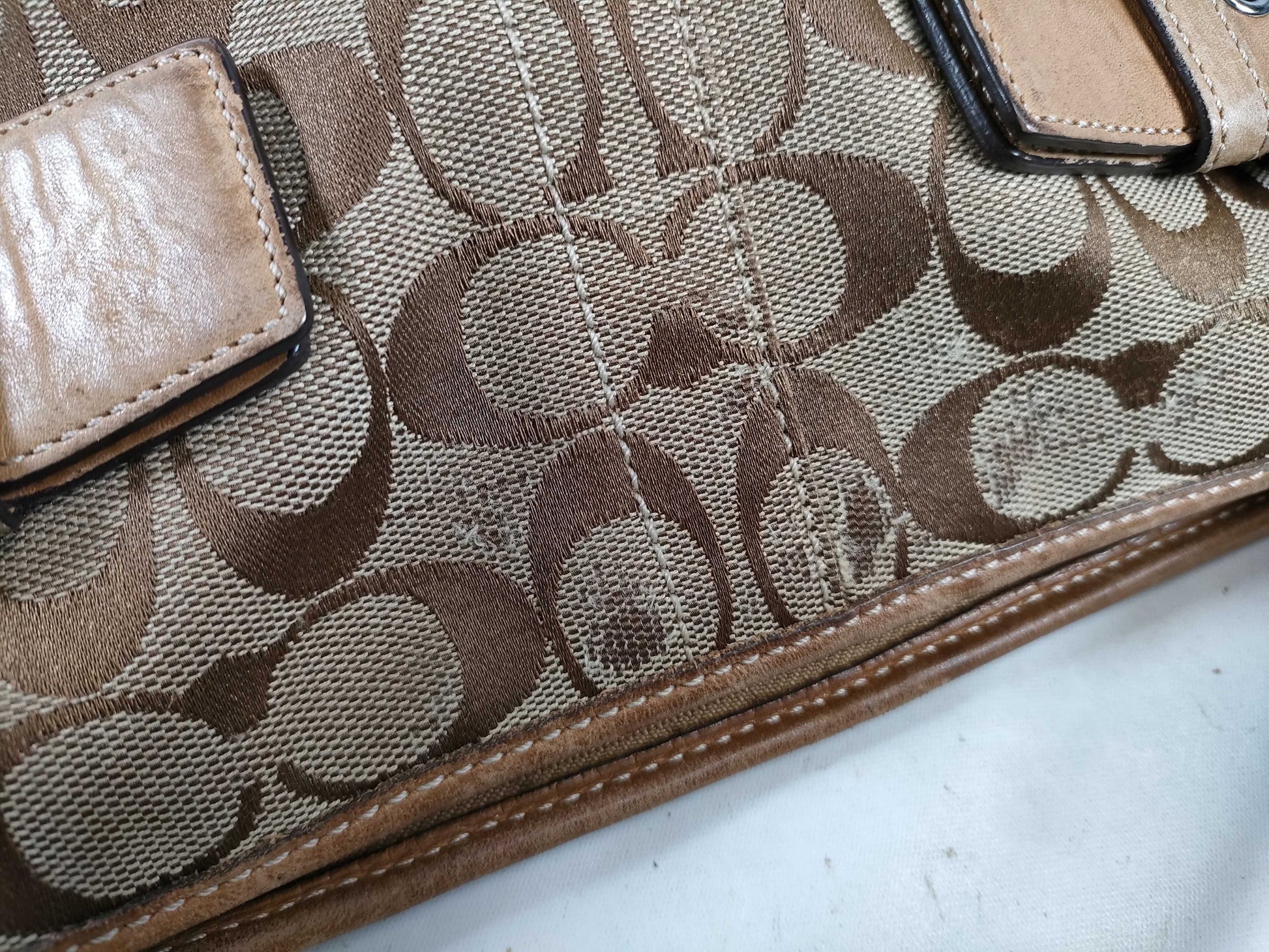COACH Signature Shoulder Bag 3574, Sneakers and Shoulder Bag Set