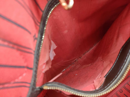 LOUIS VUITTON Damier Neverfull MM Tote Bag
