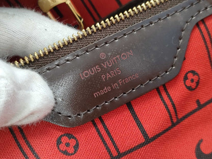 LOUIS VUITTON Damier Neverfull MM Tote Bag
