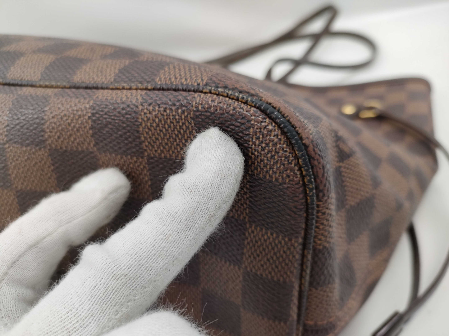 LOUIS VUITTON Damier Neverfull MM Tote Bag