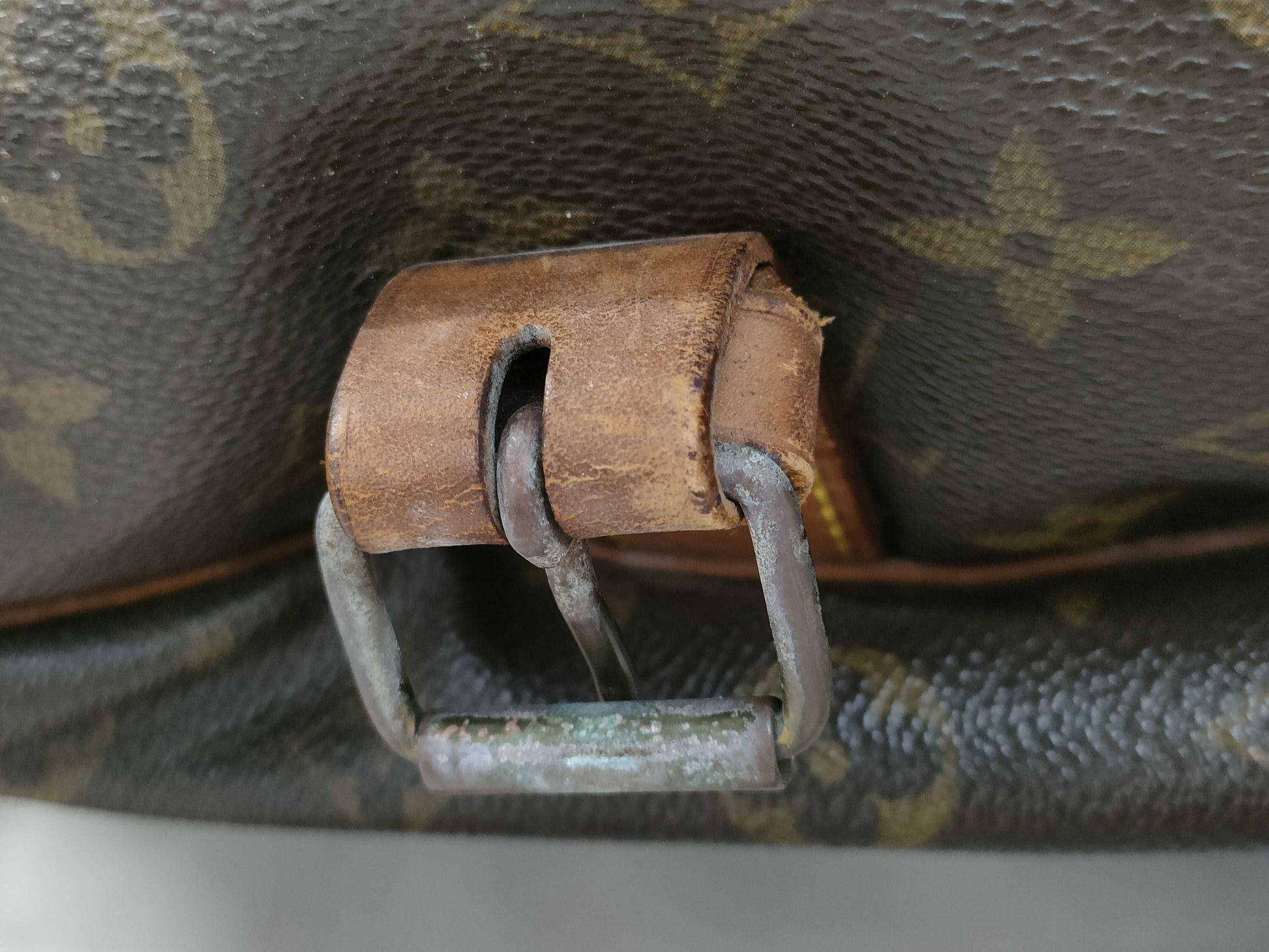 LOUIS VUITTON AR8812 Monogram M42252 Saumur 43 Shoulder Bag