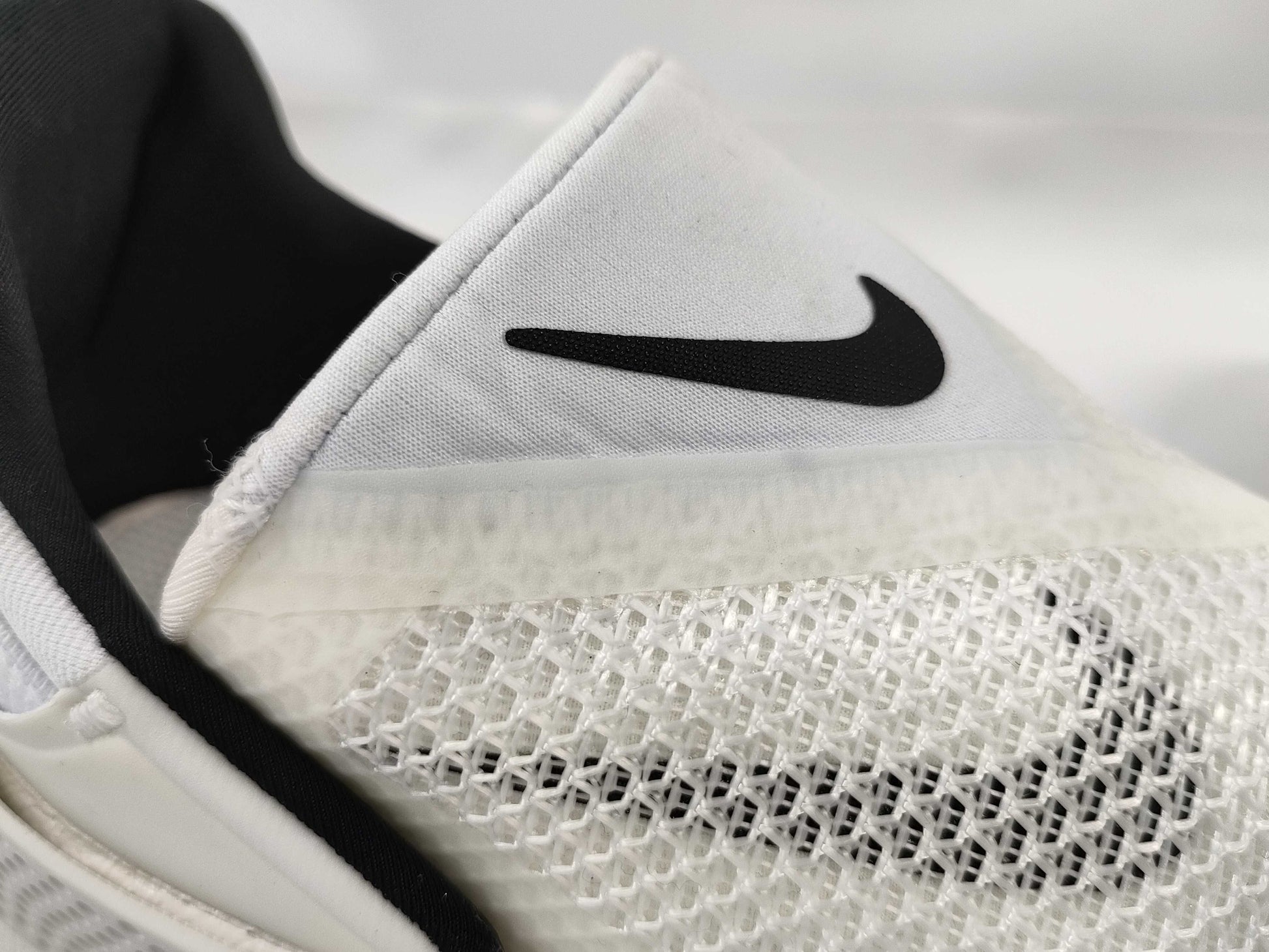 Nike CW5883-101 Go FlyEase Sneakers