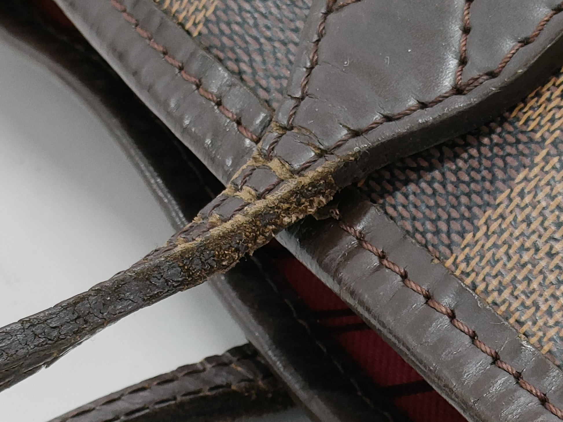 LOUIS VUITTON Damier N51105 Neverfull MM Tote Bag