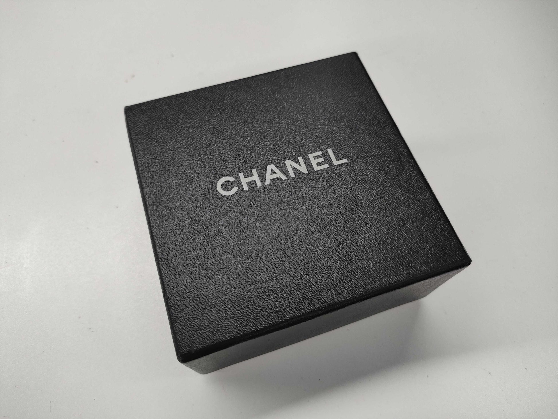 CHANEL Heart-Shaped Bangle 95P Bracelets & Bangles Bracelets & Bangles