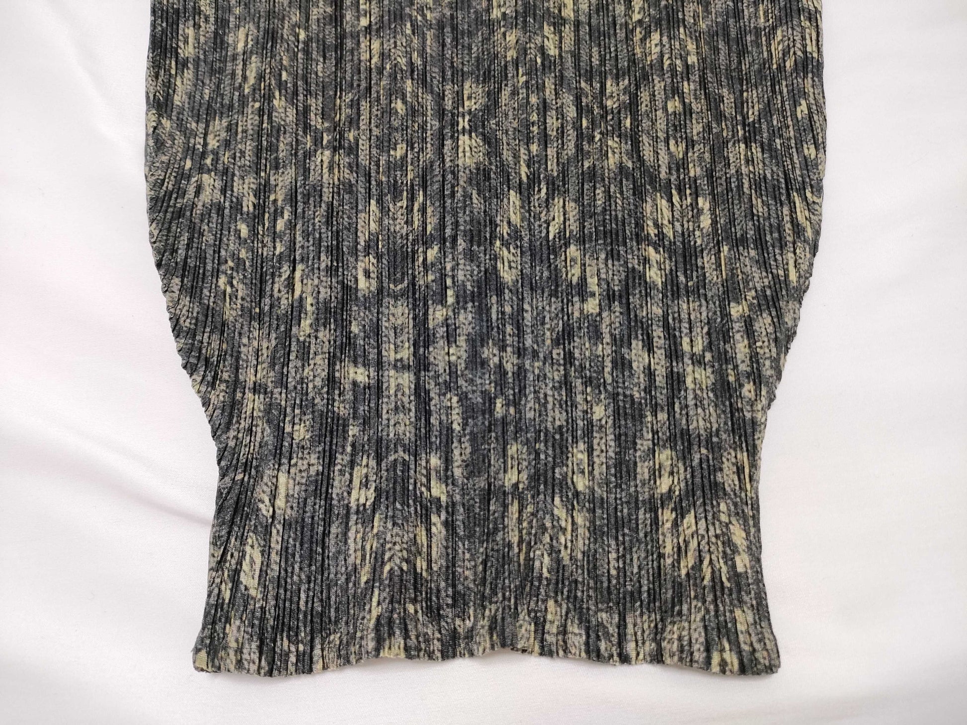 ISSEY MIYAKE Pleats Please Tops Tops