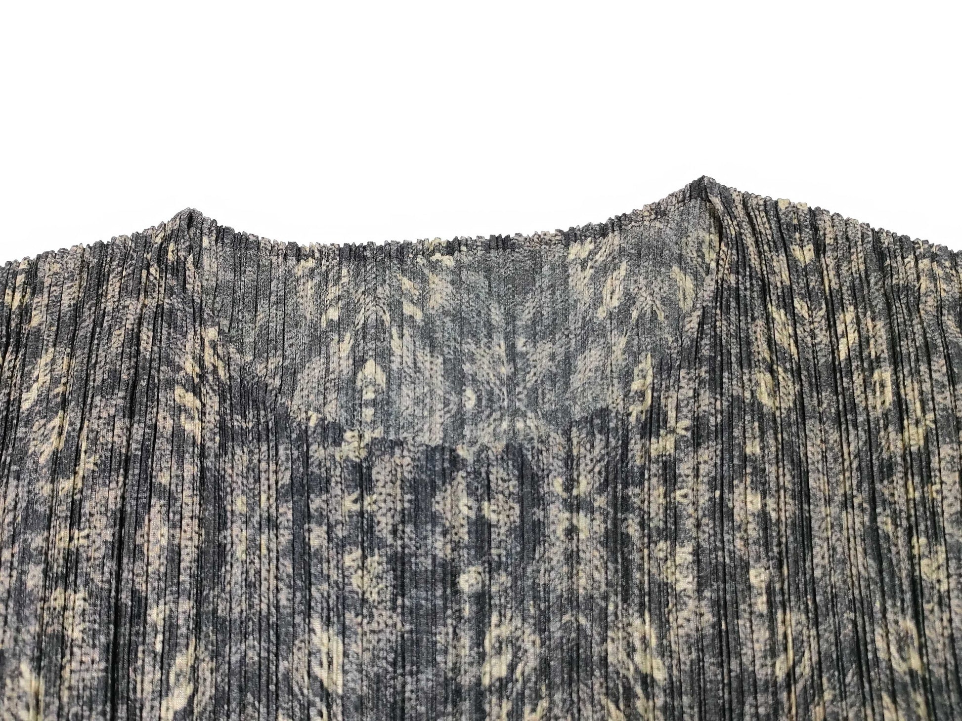 ISSEY MIYAKE Pleats Please Tops Tops