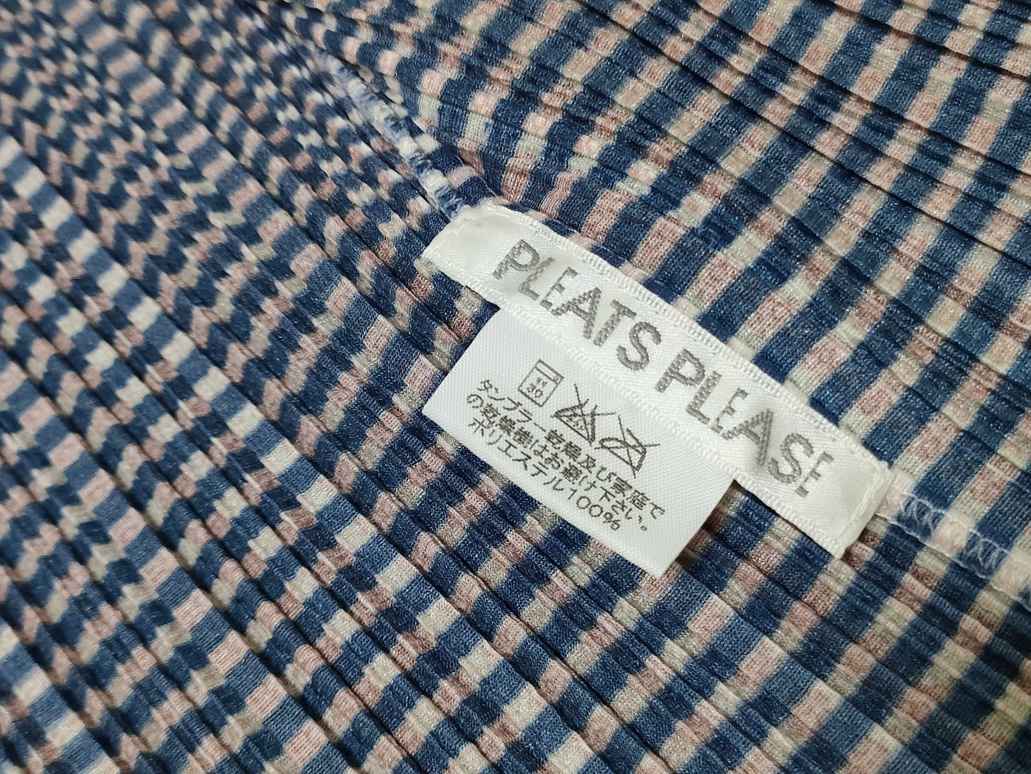 ISSEY MIYAKE Pleats Please Cardigan