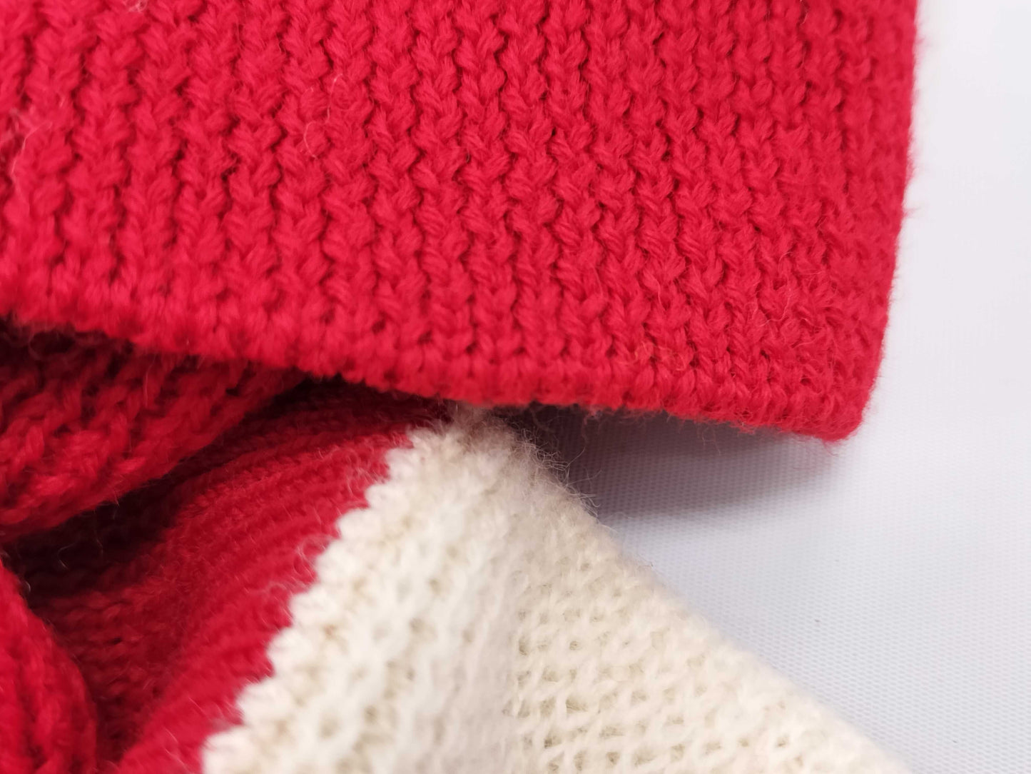GUCCI Sweater/Red and White/M Tops