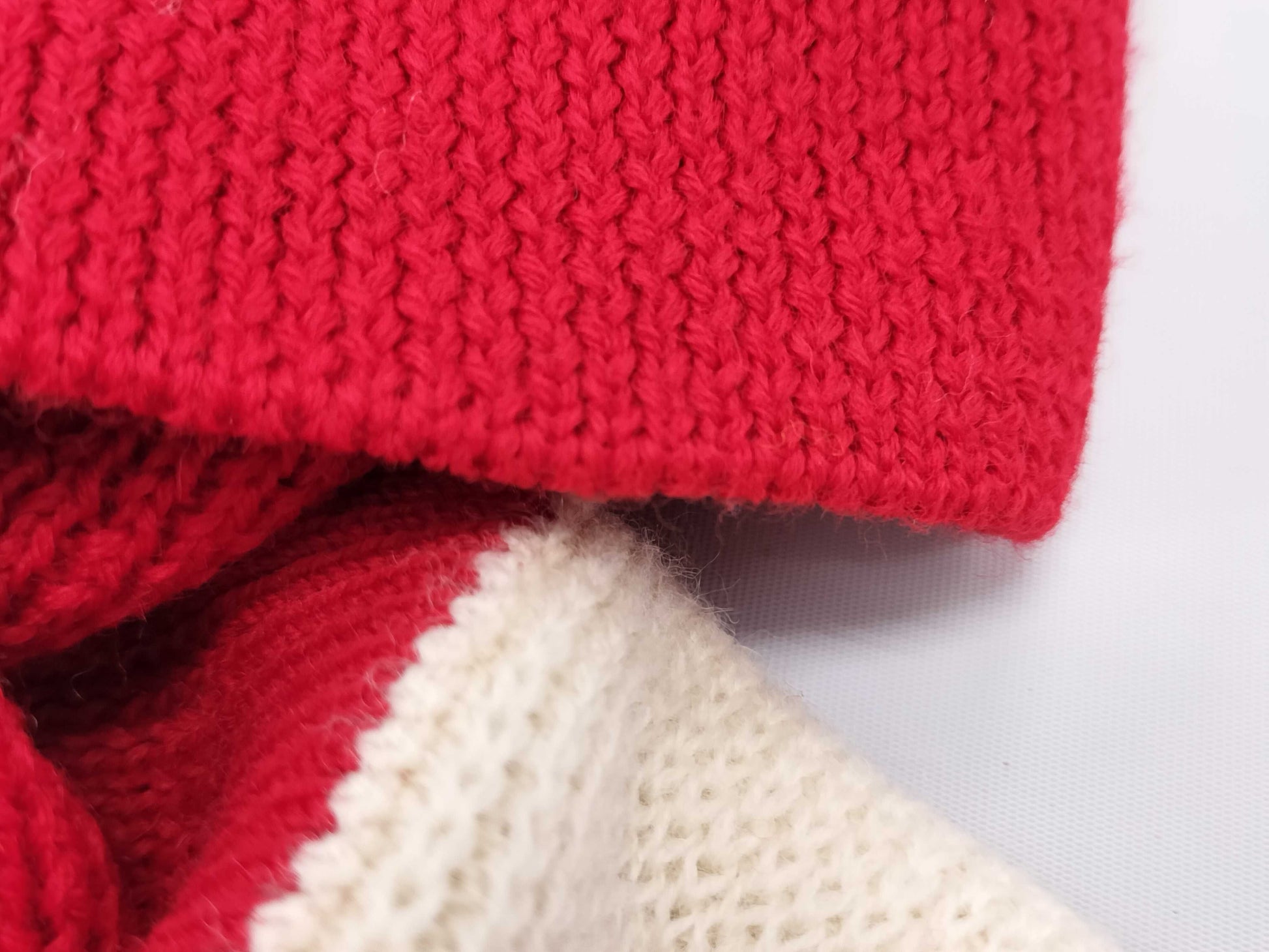 GUCCI Sweater/Red and White/M Tops
