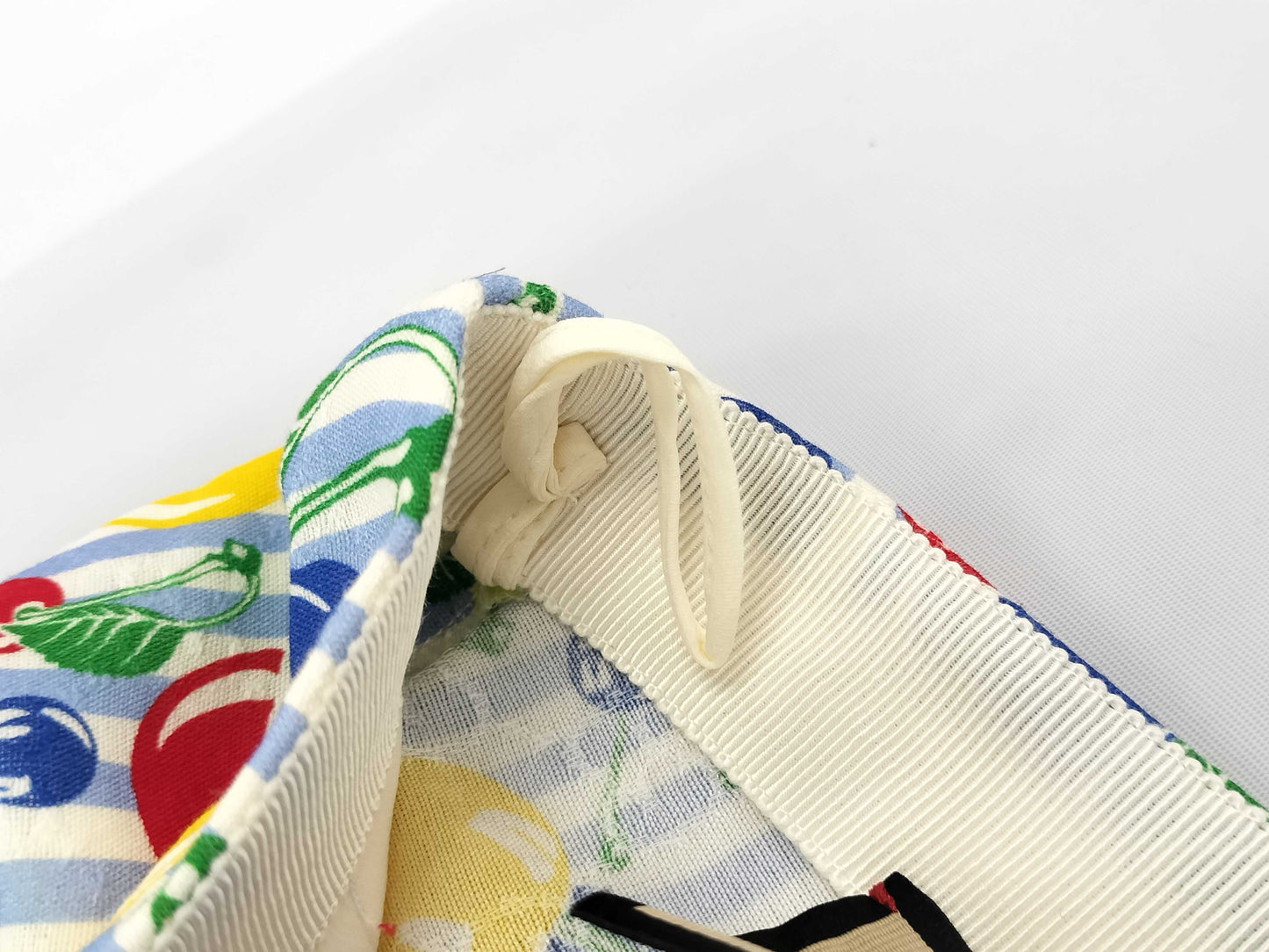 GUCCI Shorts/Fruit Print/Size 40 Pants