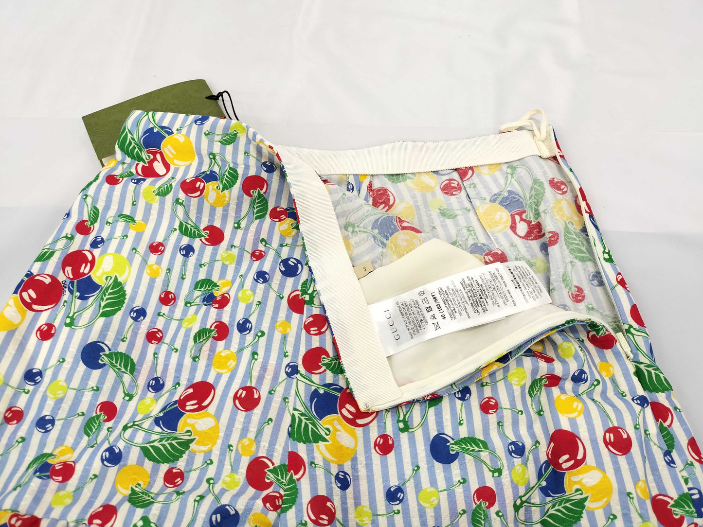 GUCCI Shorts/Fruit Print/Size 40 Pants