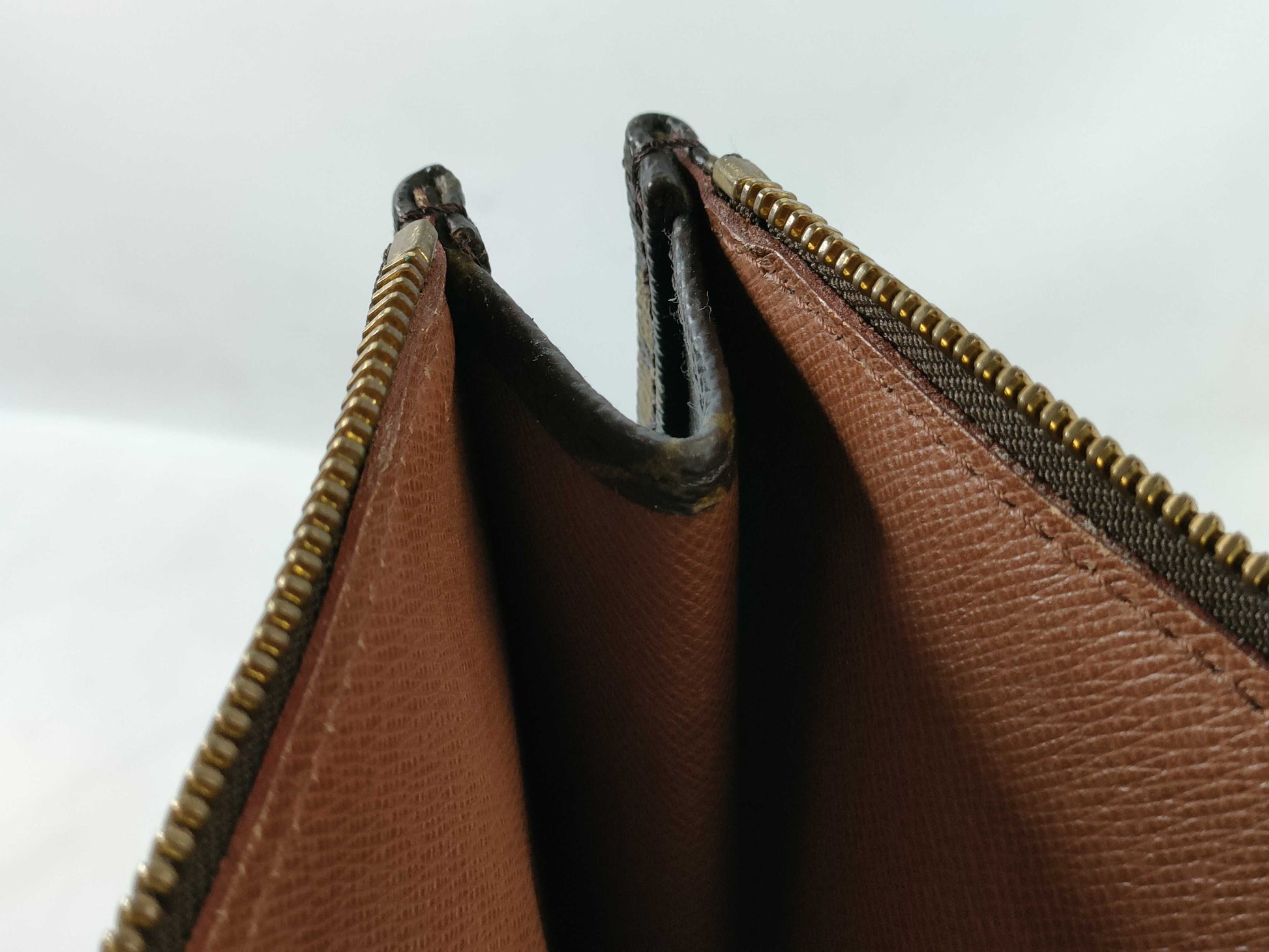 LOUIS VUITTON RFID Unverified TH 1906 Monogram Poche Document/M53456 Clutch Bag