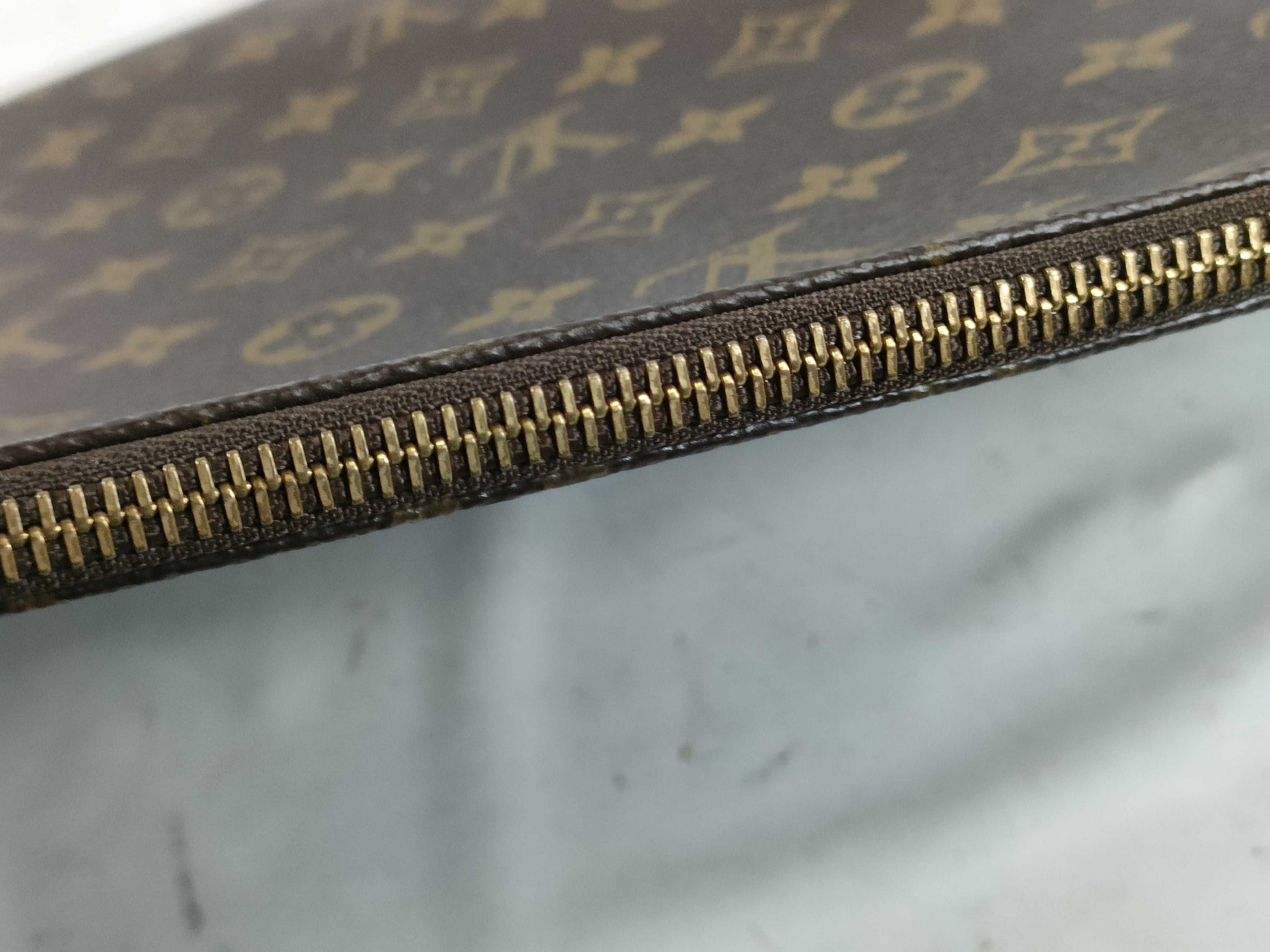 LOUIS VUITTON RFID Unverified TH 1906 Monogram Poche Document/M53456 Clutch Bag