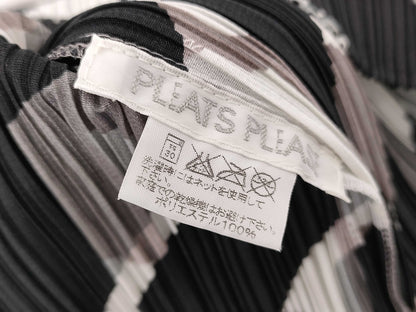 ISSEY MIYAKE Pleats Please Patterned Tops