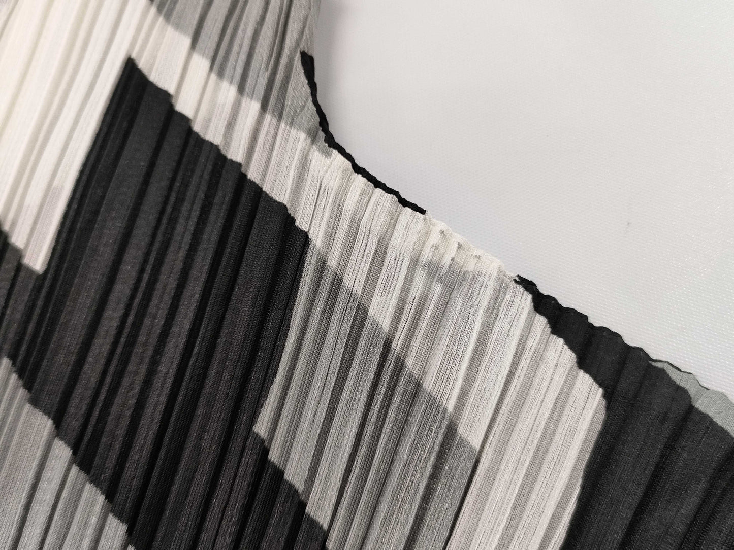 ISSEY MIYAKE Pleats Please Patterned Tops