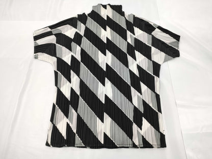 ISSEY MIYAKE Pleats Please Patterned Tops