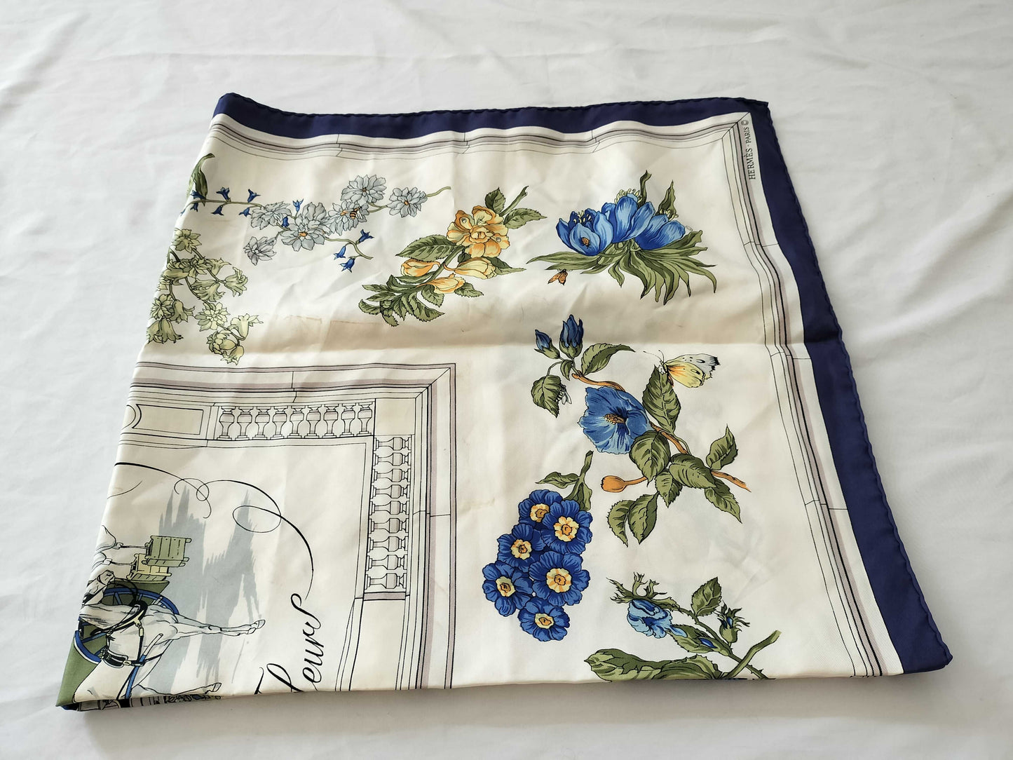 HERMES Carré Flowering Coastal Street Scarf