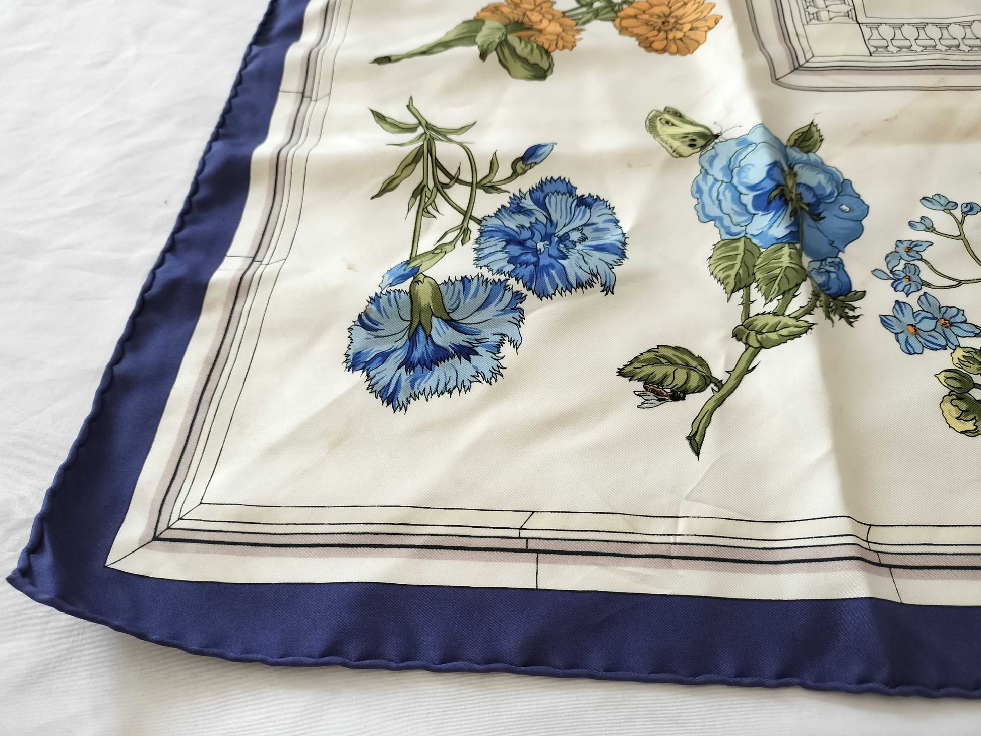 HERMES Carré Flowering Coastal Street Scarf