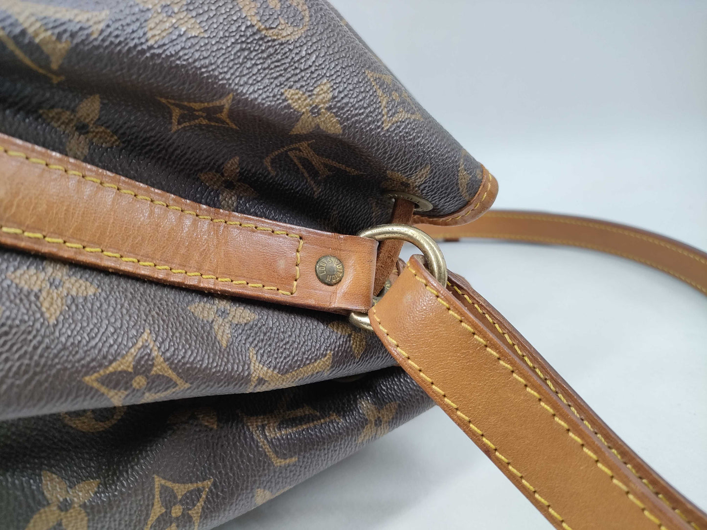 LOUIS VUITTON Monogram M42224 Noe Shoulder Bag