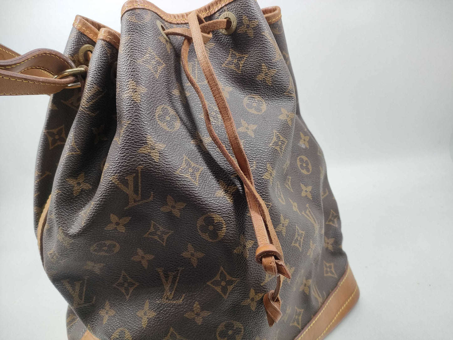 LOUIS VUITTON Monogram M42224 Noe Shoulder Bag