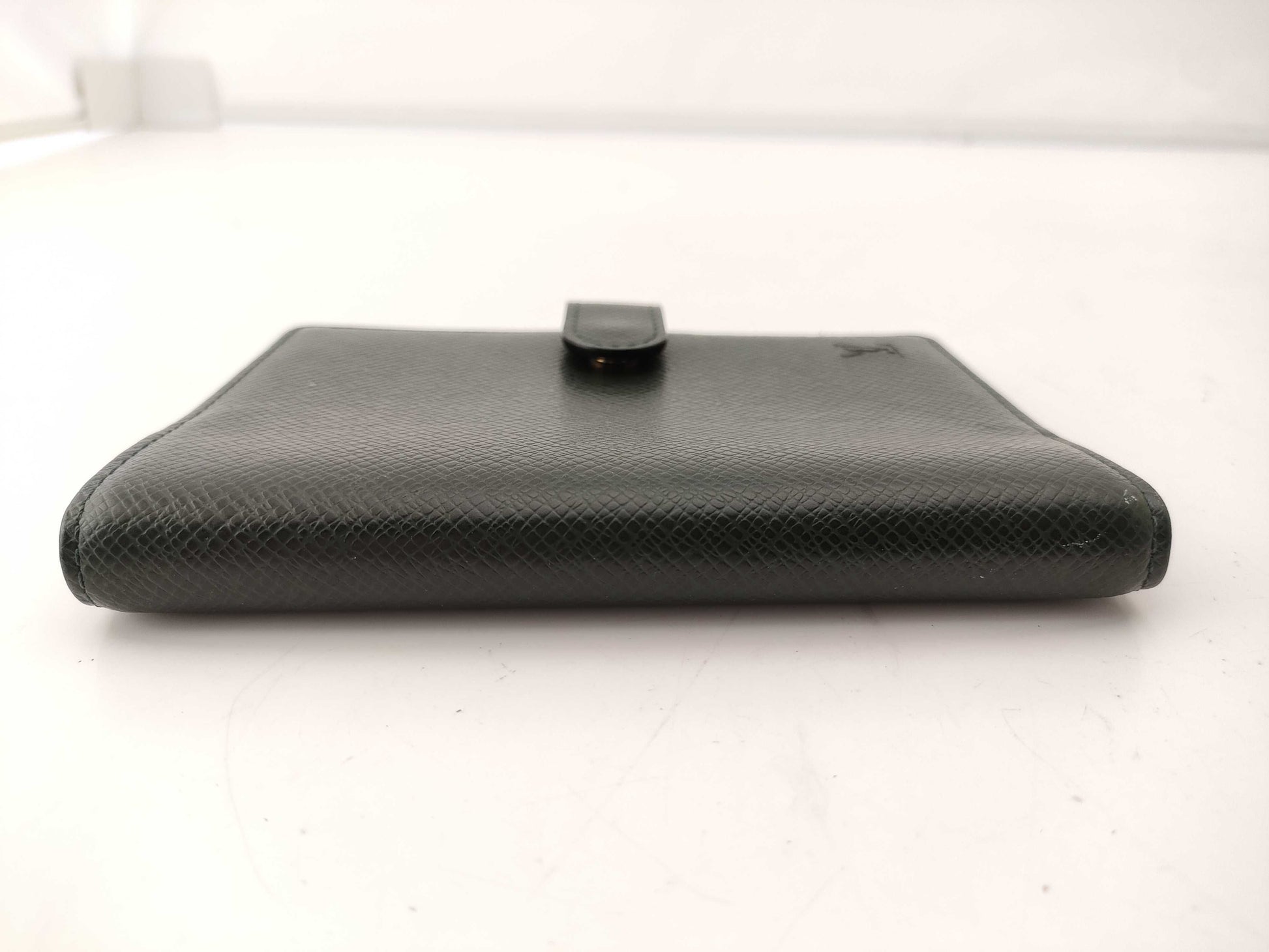 LOUIS VUITTON Taiga Agenda Planner Cover