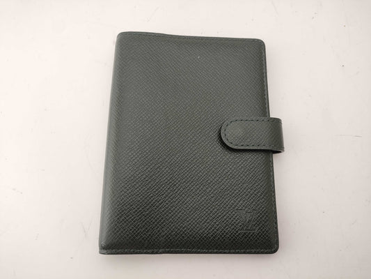 LOUIS VUITTON Taiga Agenda Planner Cover