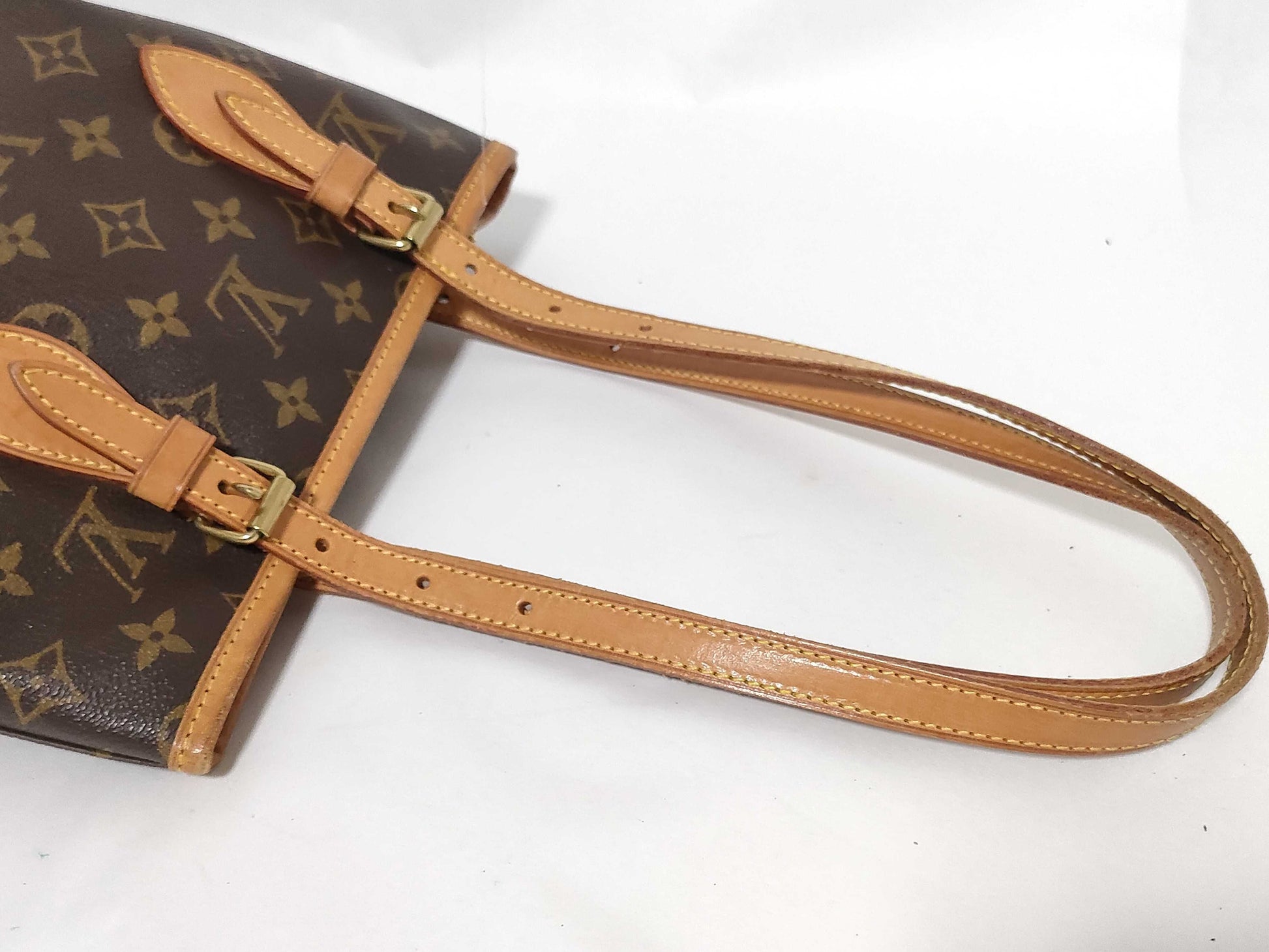 LOUIS VUITTON Monogram M42238 Petit Bucket/Tote Bag with Pouch