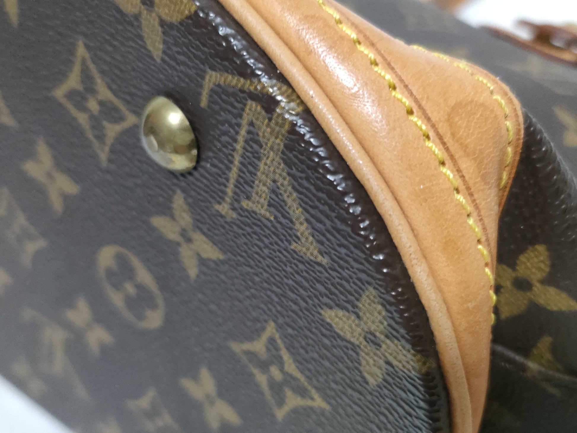 LOUIS VUITTON Monogram M42238 Petit Bucket/Tote Bag with Pouch