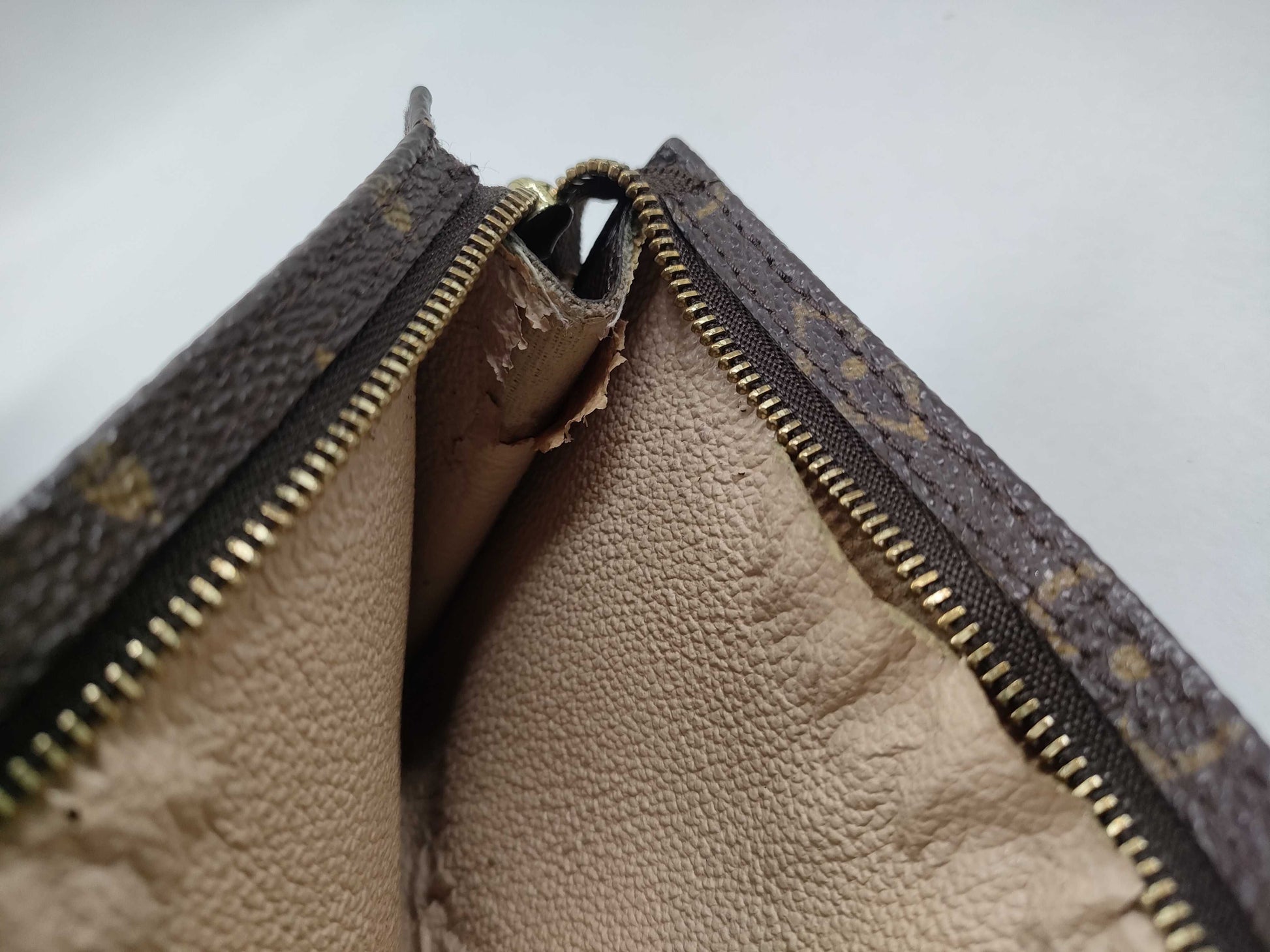 LOUIS VUITTON Monogram Pouch Set 