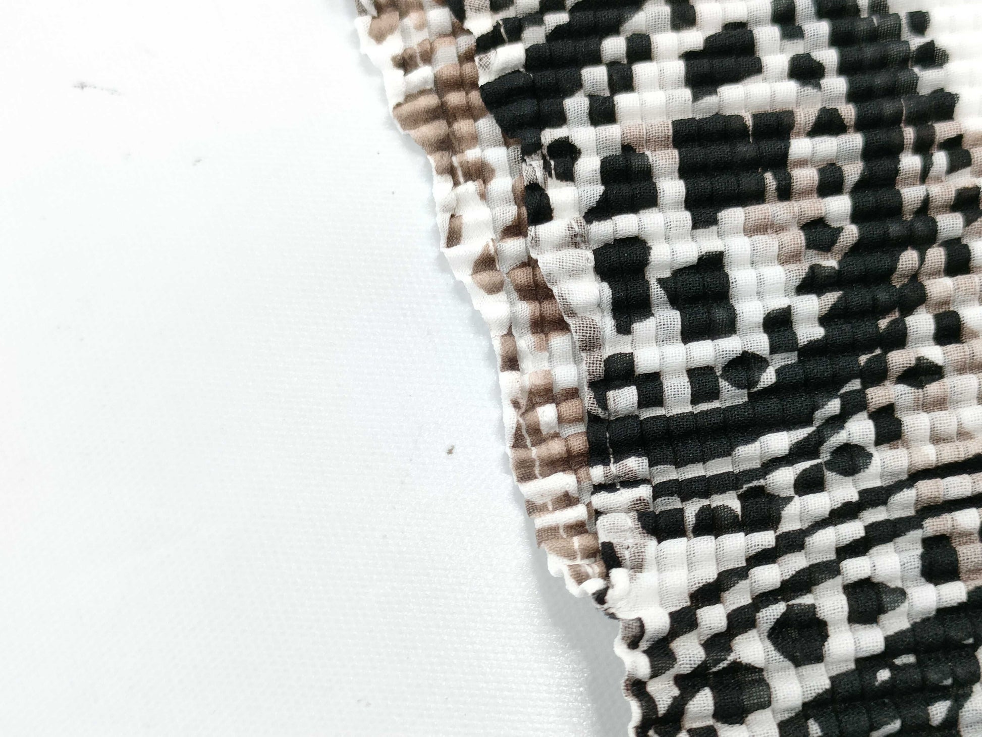 ISSEY MIYAKE me Paisley Print Tops Tops