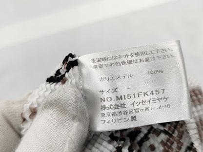ISSEY MIYAKE me Paisley Print Tops Tops