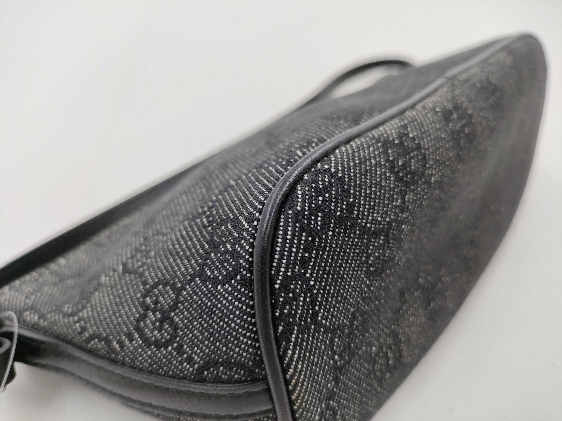 GUCCI GG Canvas 07198 Accessory Pouch Handbag