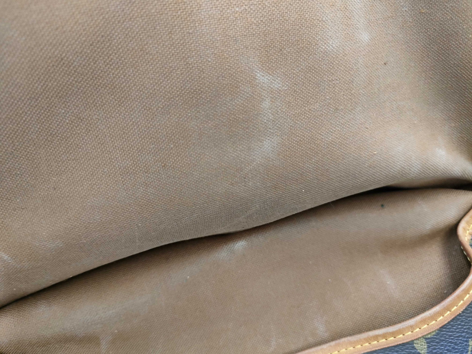 LOUIS VUITTON Monogram M42256 Saumur 30 Shoulder Bag