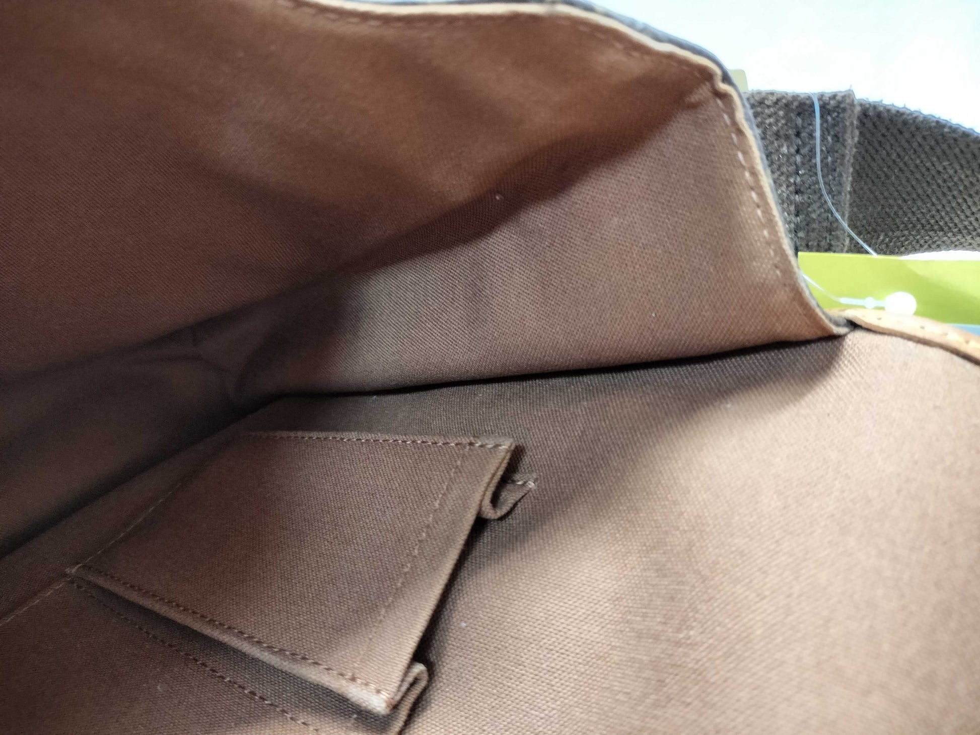 LOUIS VUITTON DU0046 Monogram Messenger Shoulder Bag
