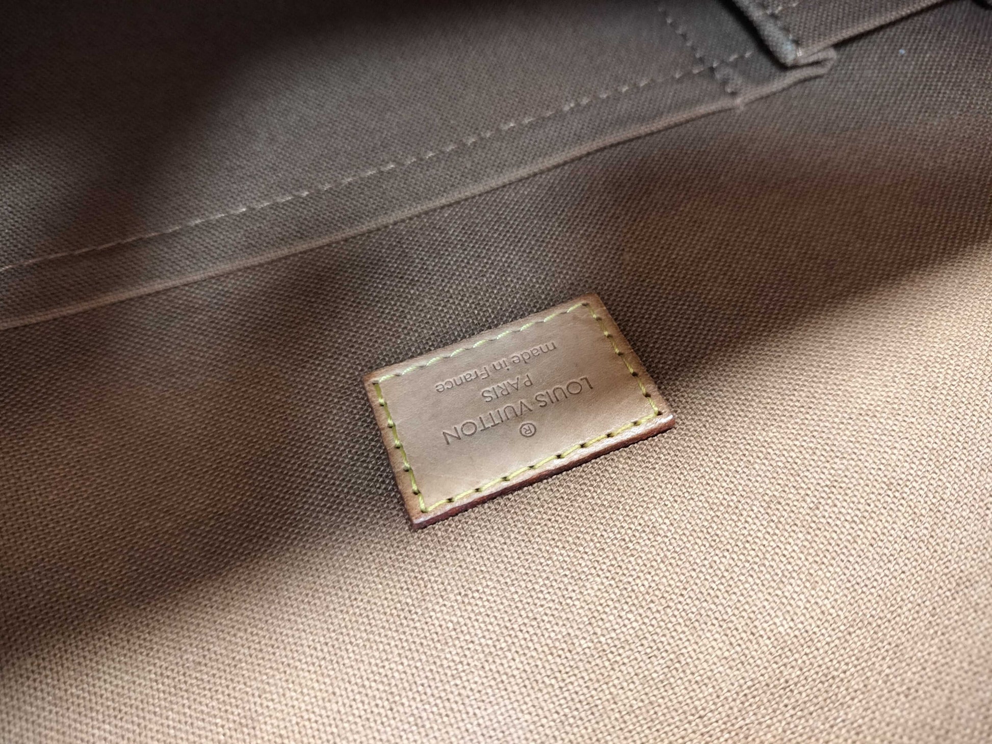 LOUIS VUITTON DU0046 Monogram Messenger Shoulder Bag