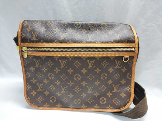 LOUIS VUITTON DU0046 Monogram Messenger Shoulder Bag