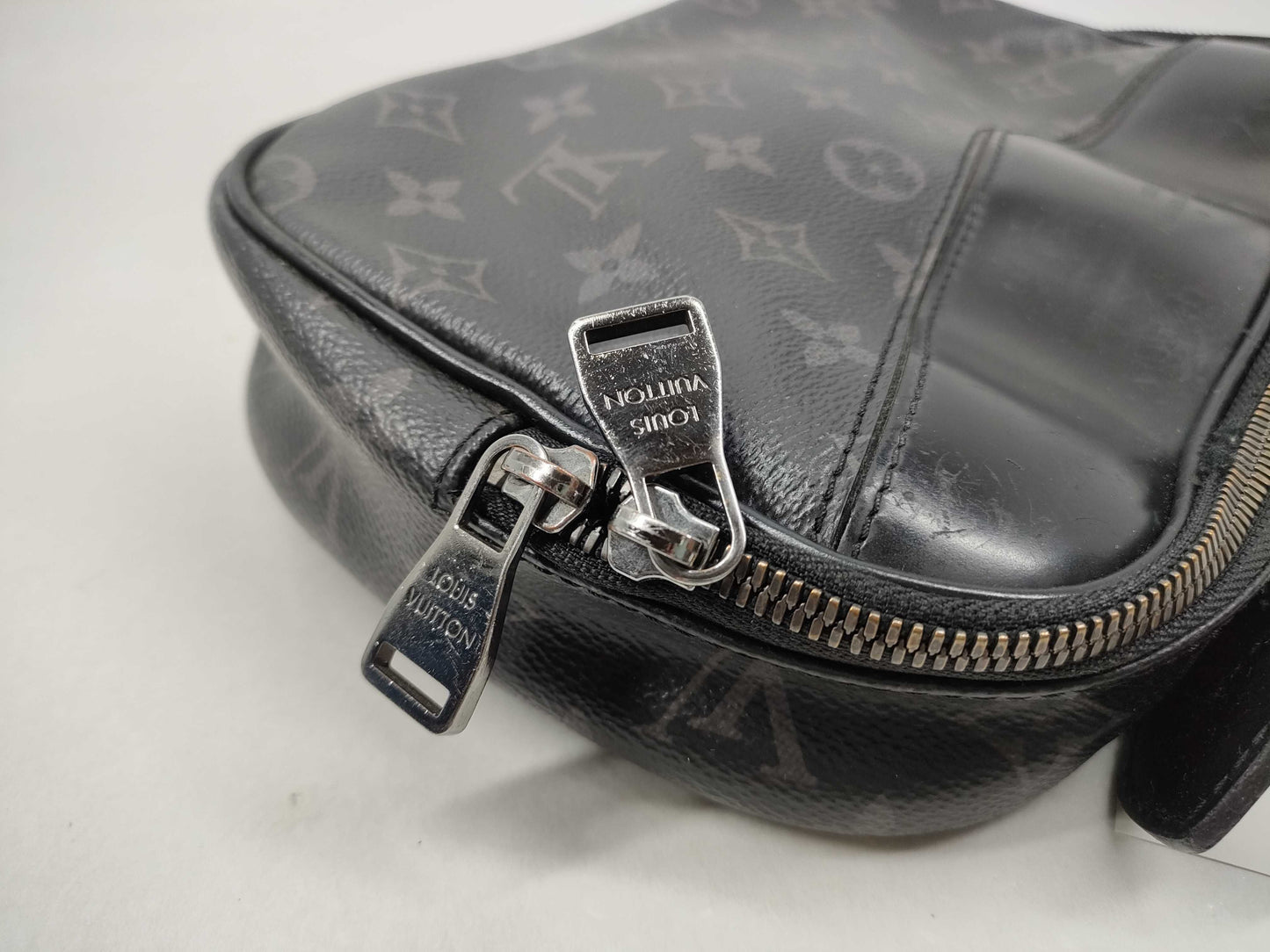 LOUIS VUITTON M42906 Handbag