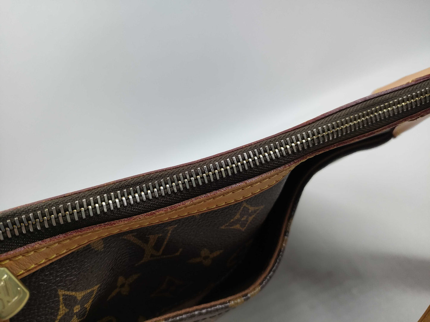 LOUIS VUITTON Monogram M56389 Odeon MM Sticky Shoulder Bag
