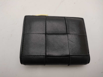 BOTTEGA VENETA Intrecciato Maxi Intrecciato Wallet Compact Wallet