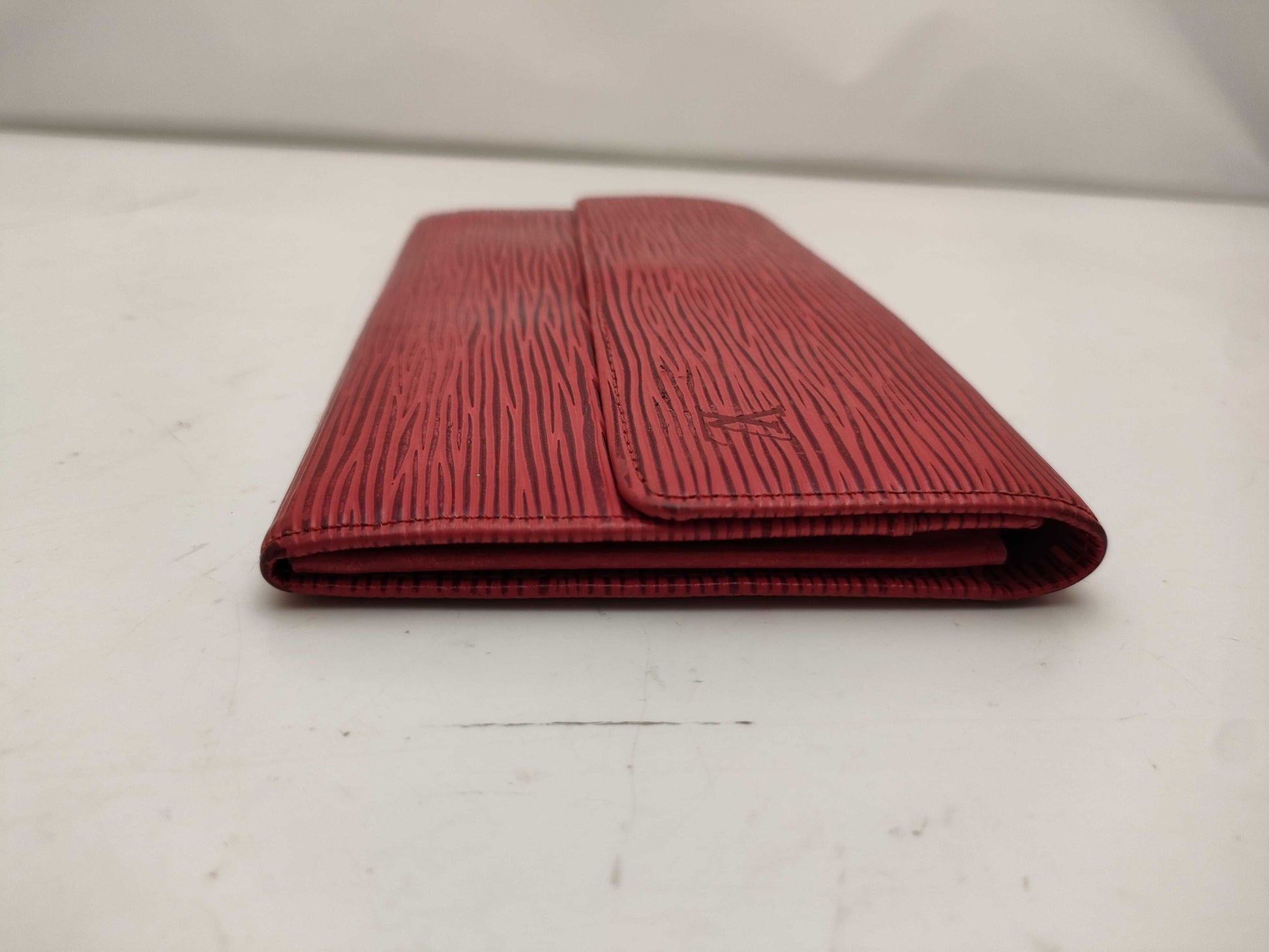 LOUIS VUITTON Epi Porte Tresor International Wallet