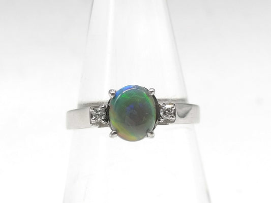 Opal and Diamond 750 3.1g Ring 