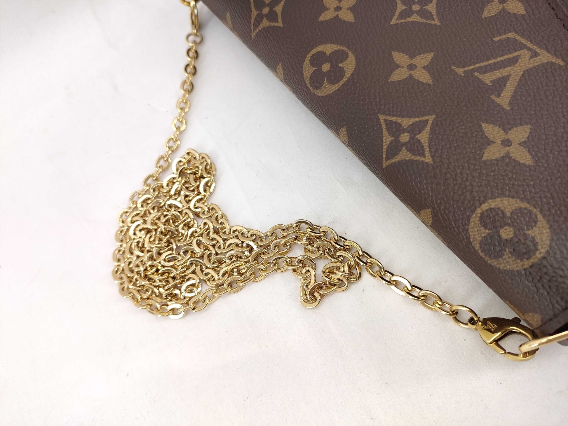 LOUIS VUITTON CA4220 Monogram Pochette Felicie Shoulder Bag