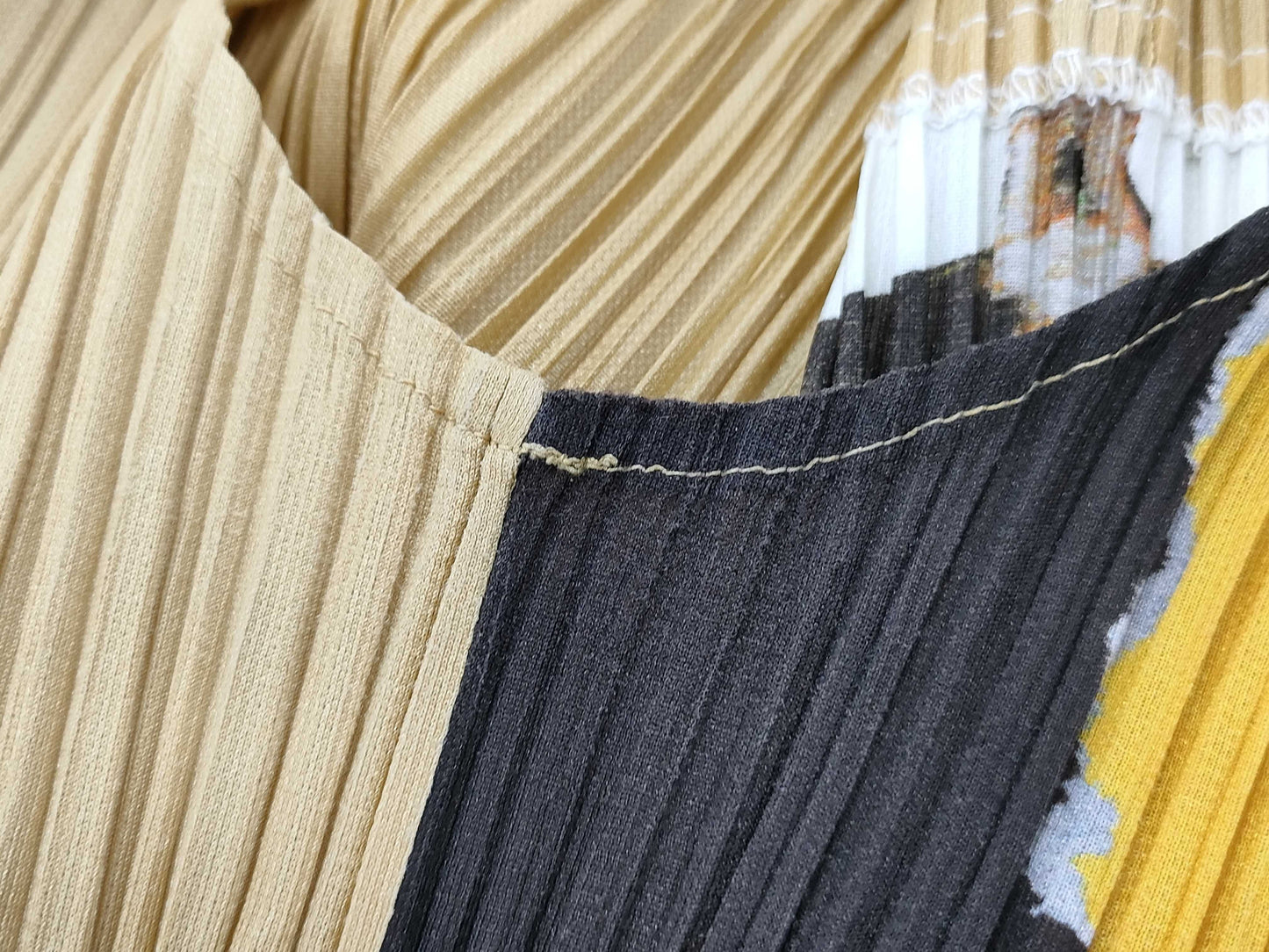 ISSEY MIYAKE Pleats Please patterned tank top