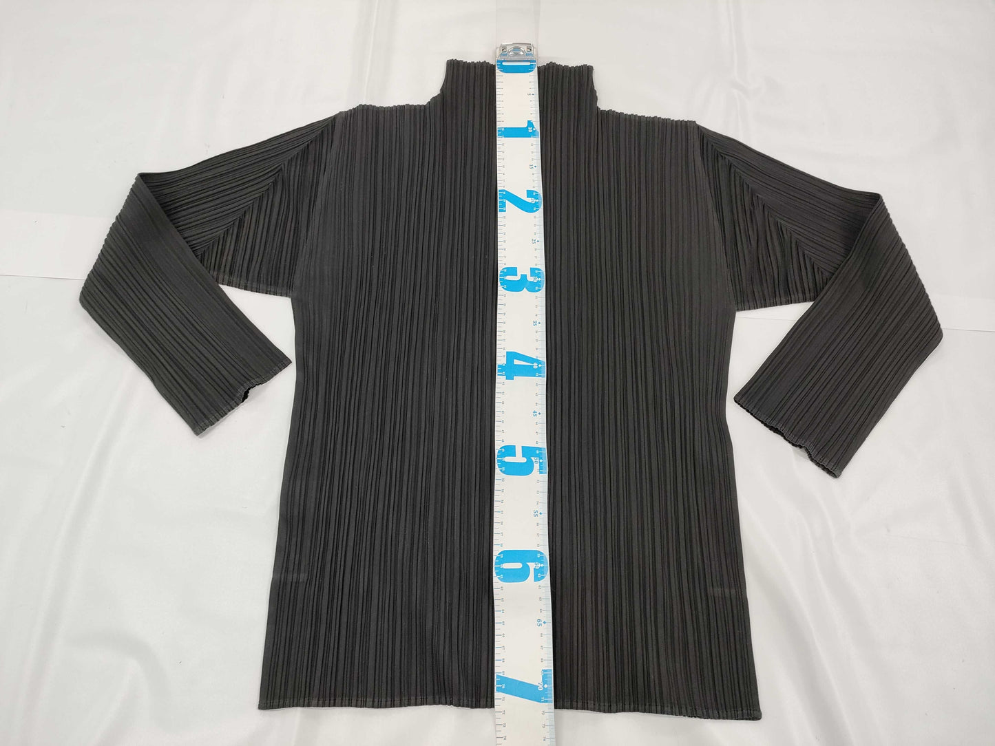 ISSEY MIYAKE black long-sleeved top