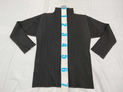 ISSEY MIYAKE black long-sleeved top