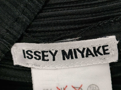 ISSEY MIYAKE black long-sleeved top
