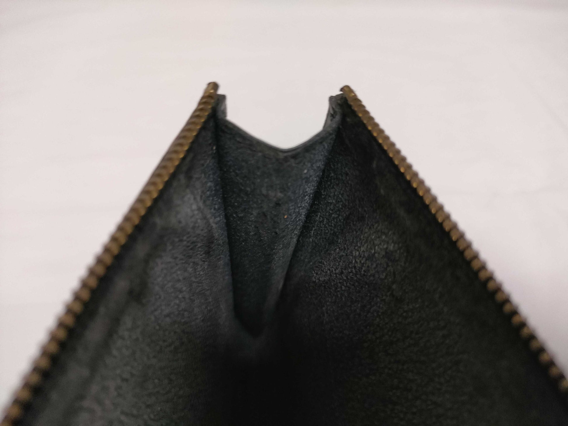 LOUIS VUITTON Unconfirmed Epi Accessory Noir Pouch