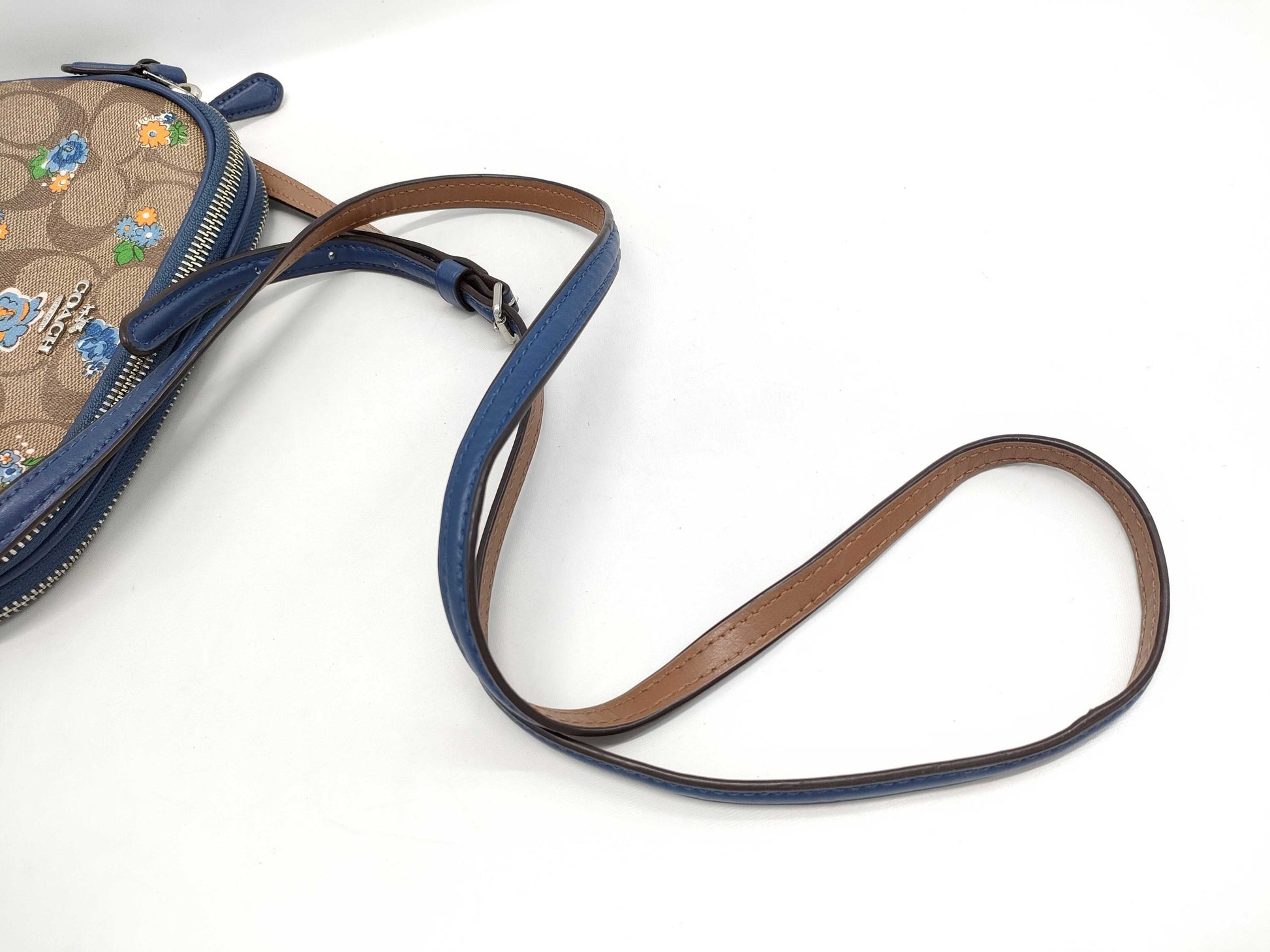 COACH Signature Shoulder Bag Shoulder Bag