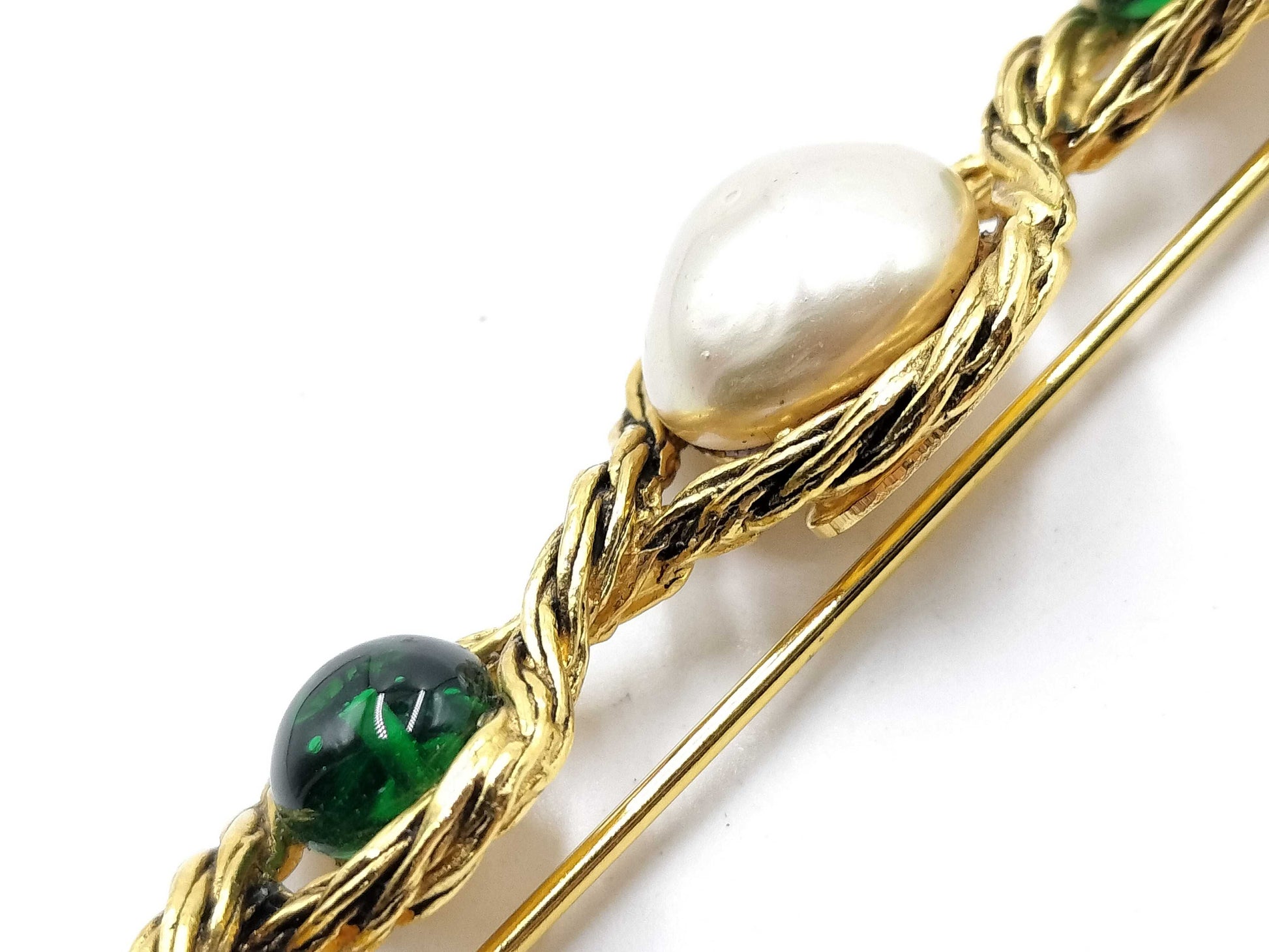 CHANEL No Comment Pearl Color Stone Brooch Brooch