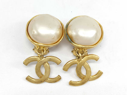 CHANEL 2/9 Coco x Pearl Earrings